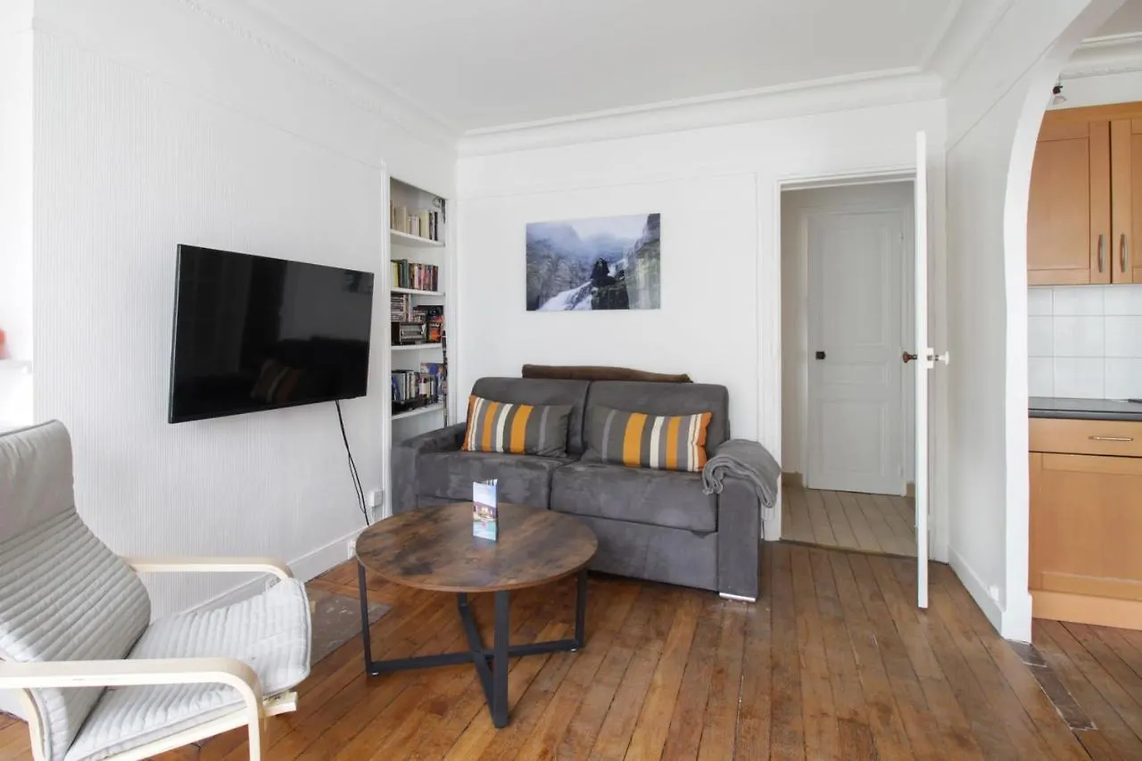 Charming Flat With Balcony In The Centre Of - Welkeys Daire *